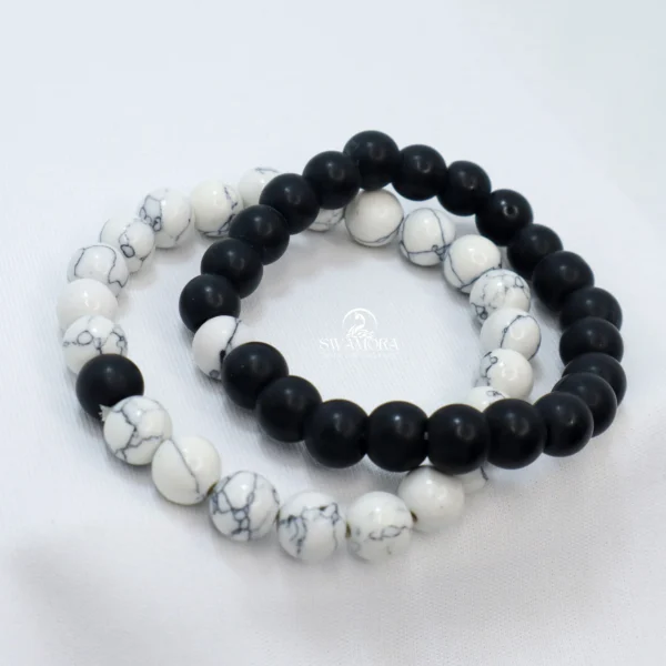 Contrasting Black Onyx and White Howlite Natural Stone Beads Bracelet Set